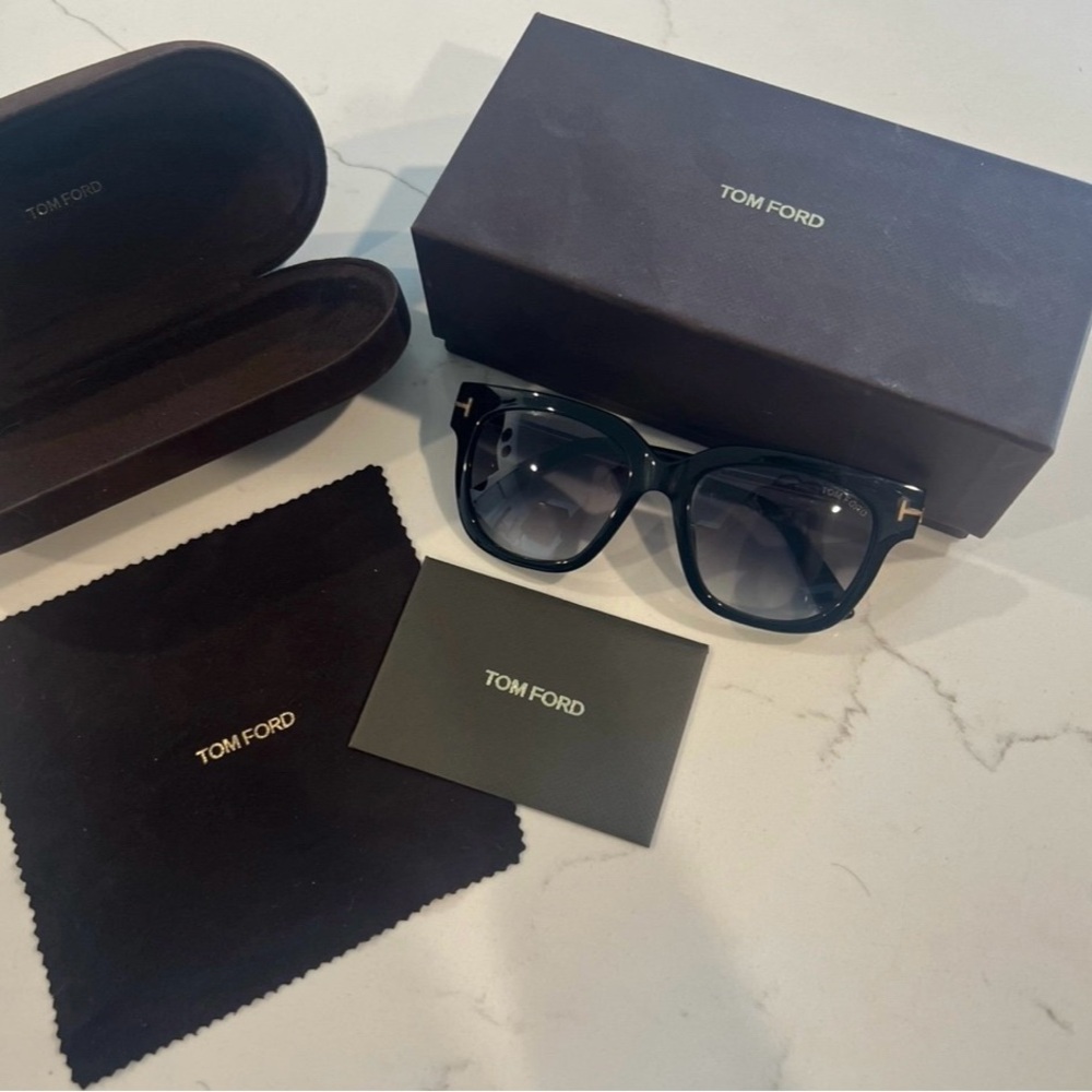 Tom Ford Dark Frame Sunglasses